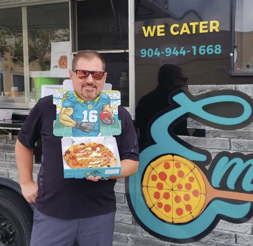 Emangeos Brick - Pizza Bib customer